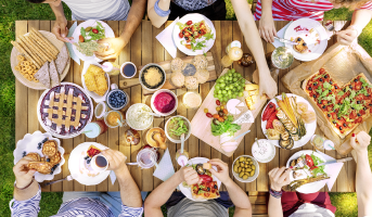Garten-Party und Picknick-Spaß - die besten Snack-Ideen
